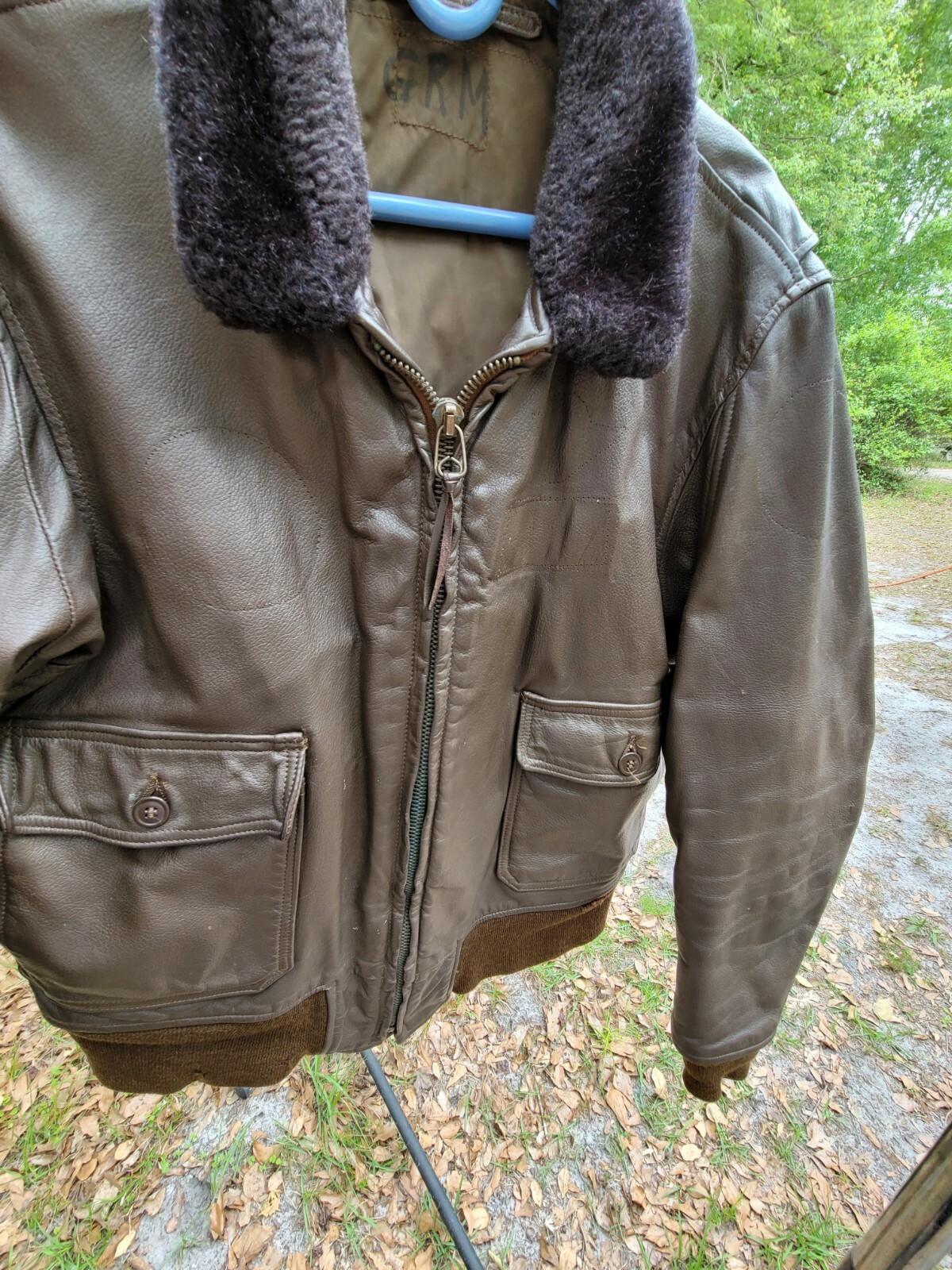 Authentic Leather & Shearling US Navy Flight Jacket worn between 1939 - 1952. Authentic Leather & Shearling US Navy Flight Jacket worn between 1939 - 1952.