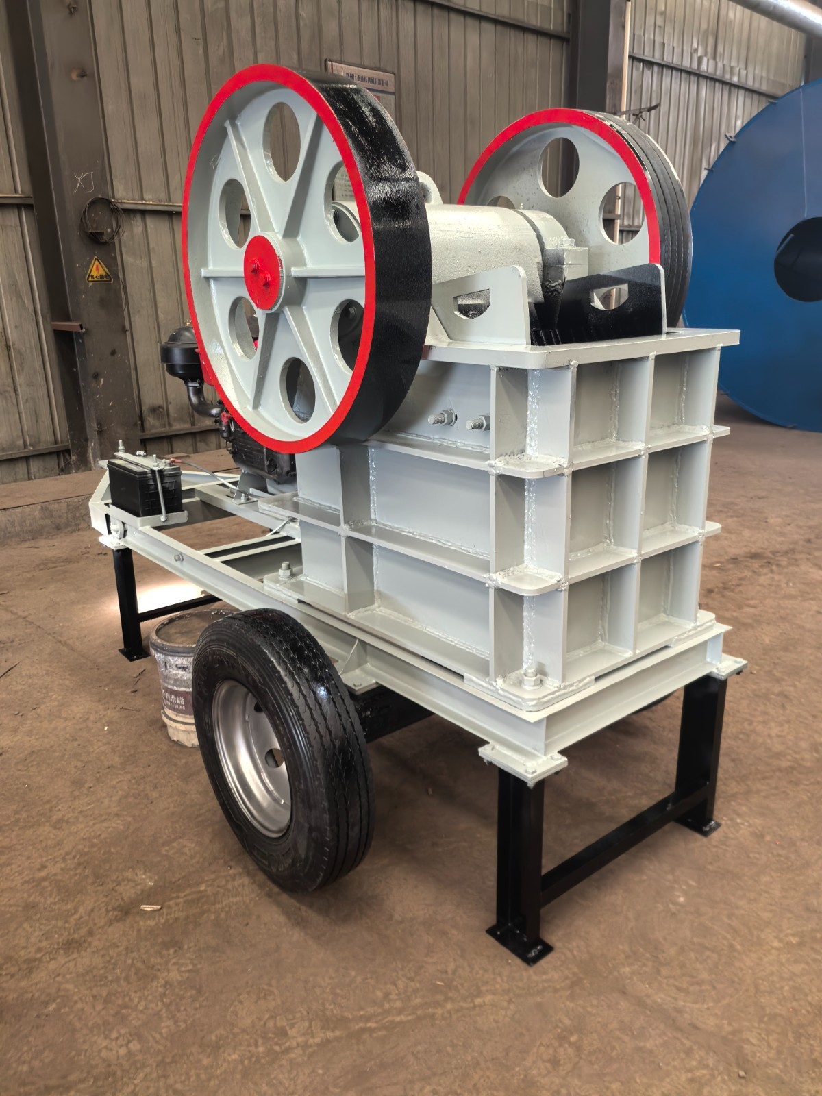 250*400 mobile jaw crusher diesel engine Quartz crusher fast shipping at US 250*400 mobile jaw crusher diesel engine Quartz crusher fast shipping at US