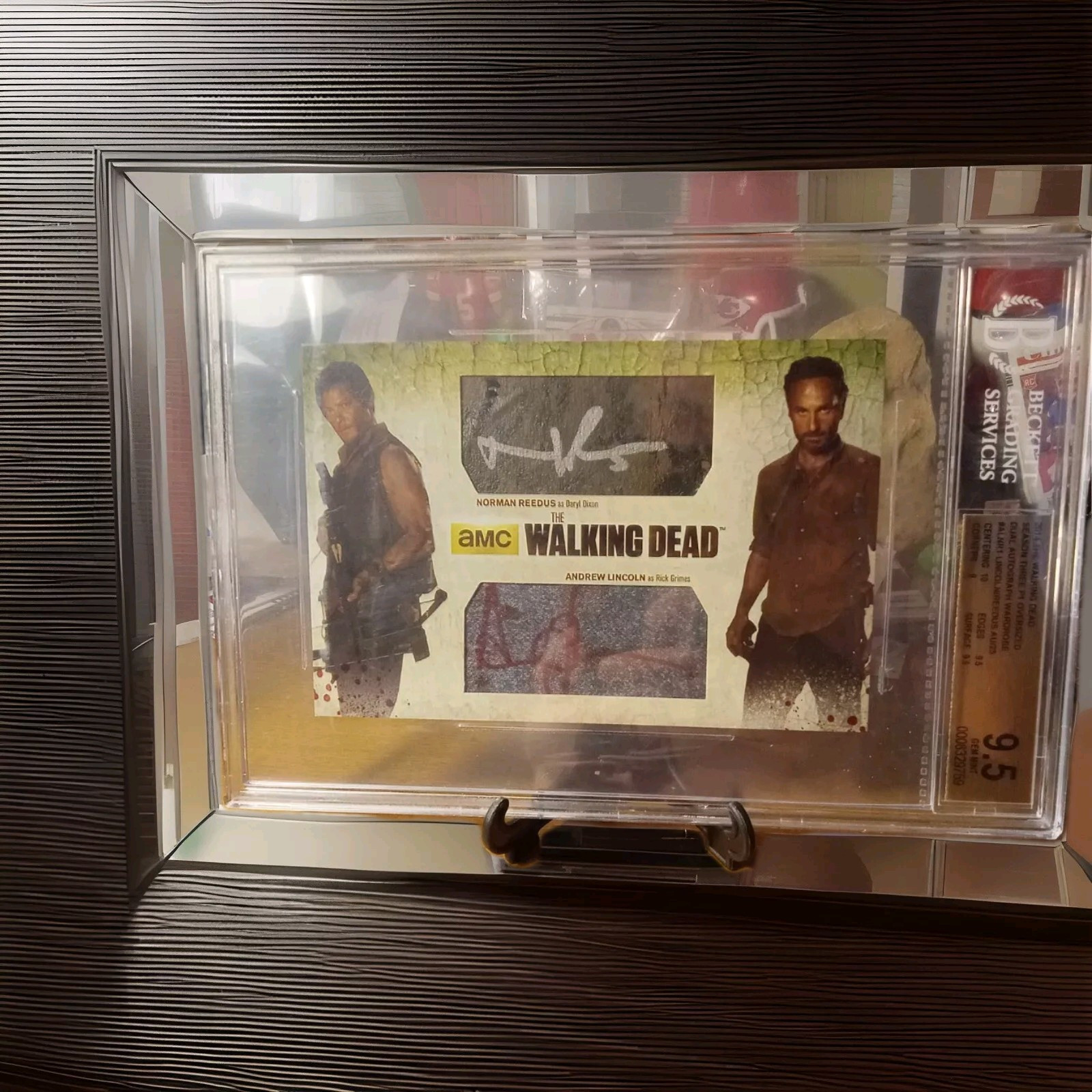 Walking Dead Reedus & Lincoln Oversized Dual Auto SCREEN WORN Beckett 9.5 Mint