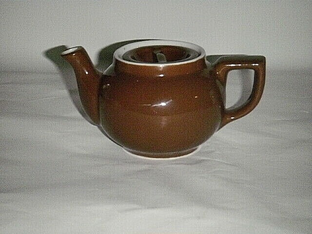 PRALINE ? PIRALINE ? 8 OZ BROWN TEA POT VITRIFIED CERAMIC SUNK COVER VINTAGE PRALINE ? PIRALINE ? 8 OZ BROWN TEA POT VITRIFIED CERAMIC SUNK COVER VINTAGE