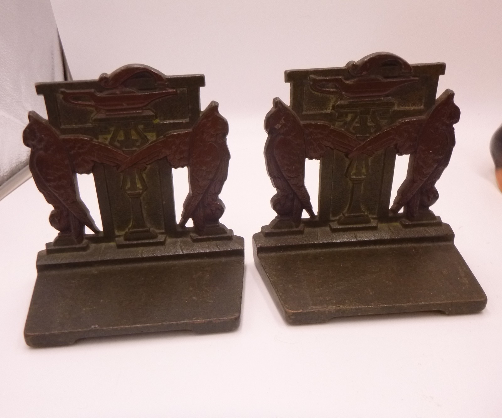 JUDD MFG CO. Wise OWL Lamp of Knowledge Cast Iron set 2 BOOKENDS 1926 JUDD MFG CO. Wise OWL Lamp of Knowledge Cast Iron set 2 BOOKENDS 1926