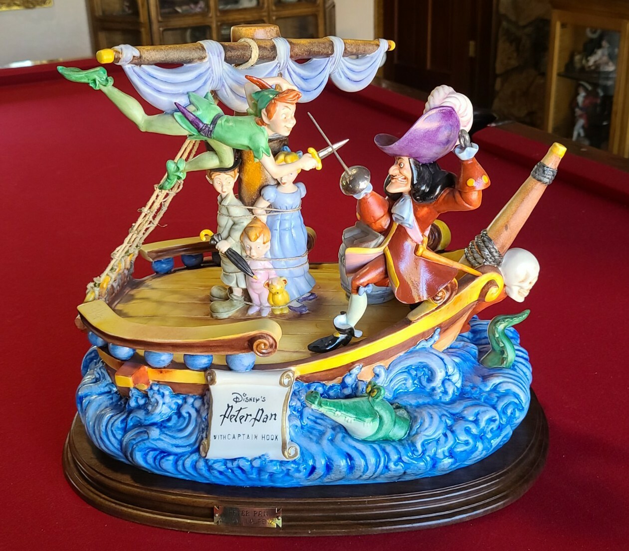 Rare DISNEY LAURENZ COLLECTION Peter Pan with Captain Hook Sculpture Figurine 