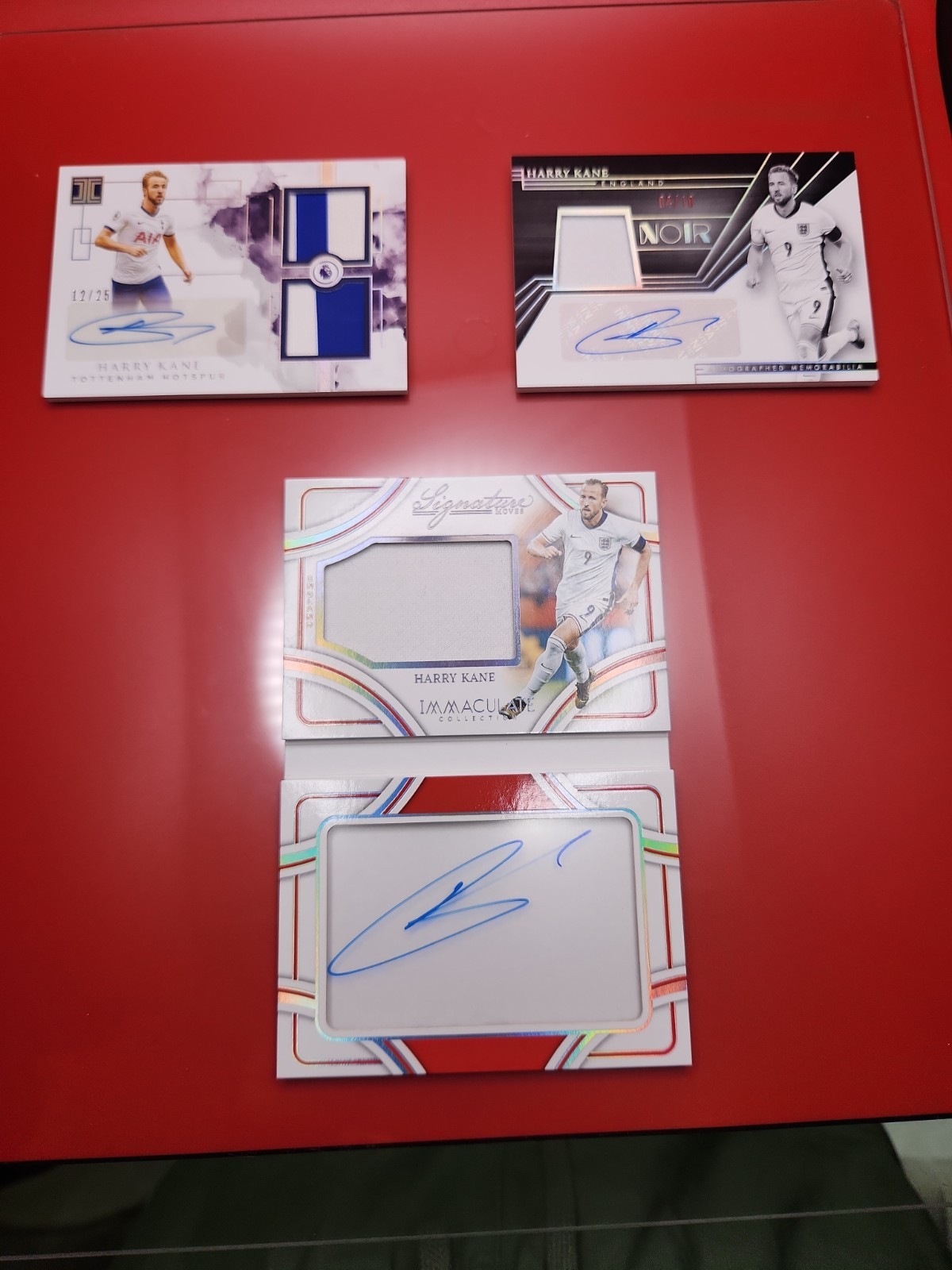 HARRY KANE AUTO + PATCH PANINI 2025 SIGNATURE/2024 NOIR /2019 IMPECCABLE - LOT 3 HARRY KANE AUTO + PATCH PANINI 2025 SIGNATURE/2024 NOIR /2019 IMPECCABLE - LOT 3