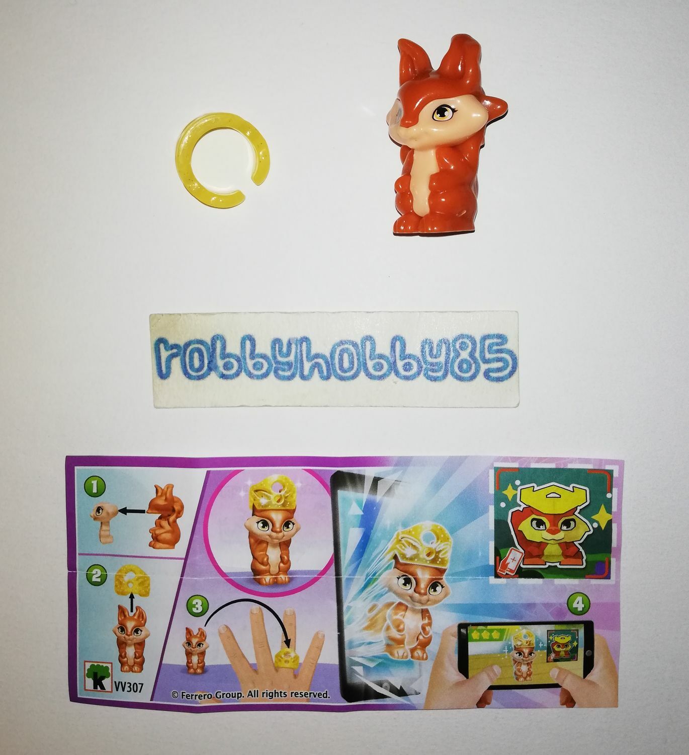 VV307 Squirrel + Paper Kinder Surprise Italy 2020/2021 Puppies With Crown