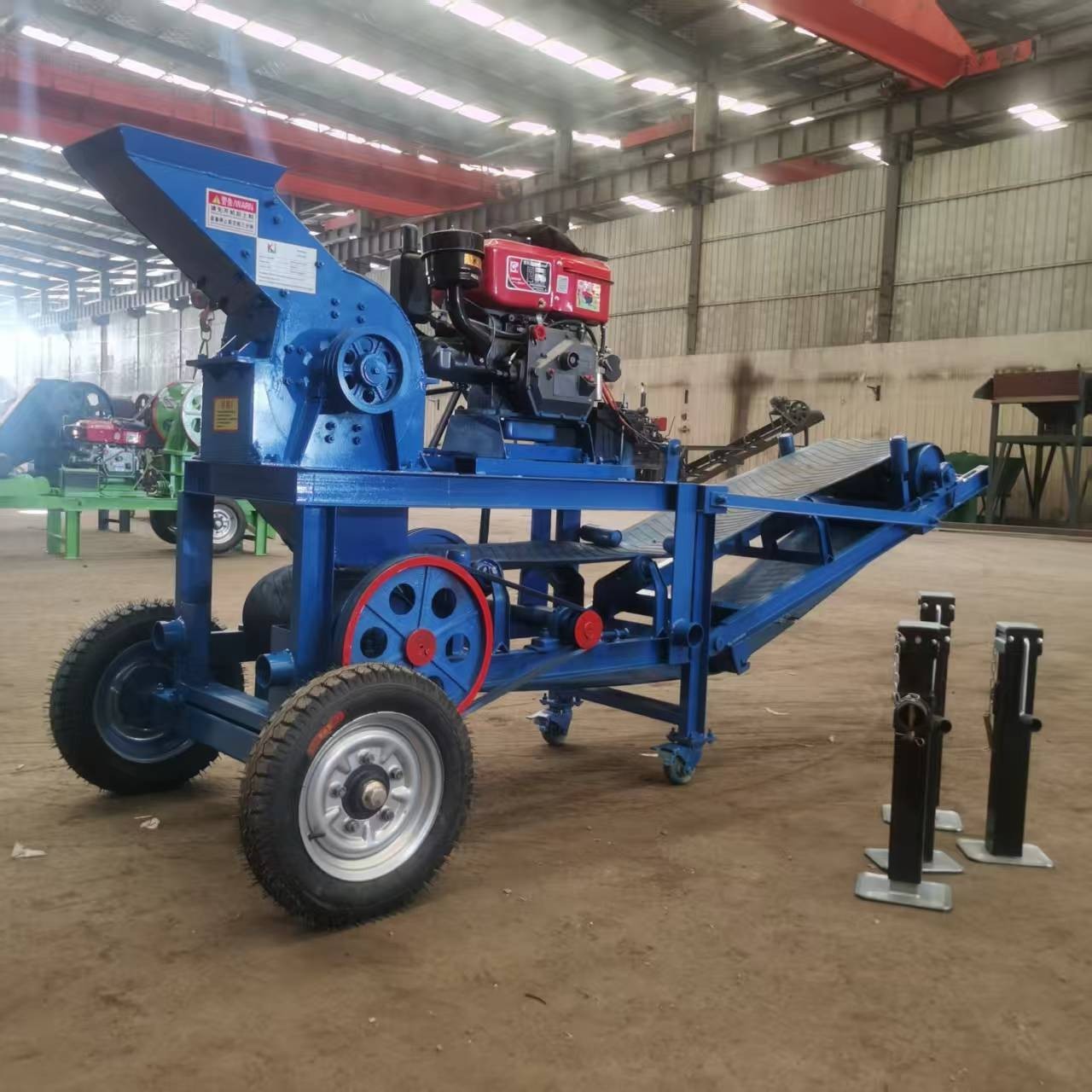 PC200*300 mobile hammer mill small sand making machine home use at GA PC200*300 mobile hammer mill small sand making machine home use at GA