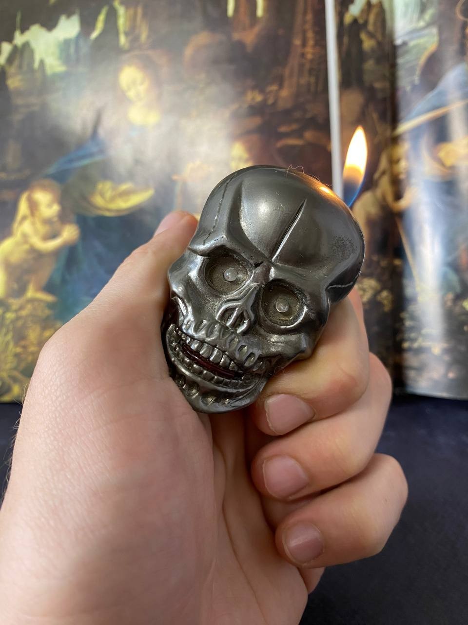 vintage y2k Rare Retro Mysterious Skull Lighter with Red Eyes & Laughter