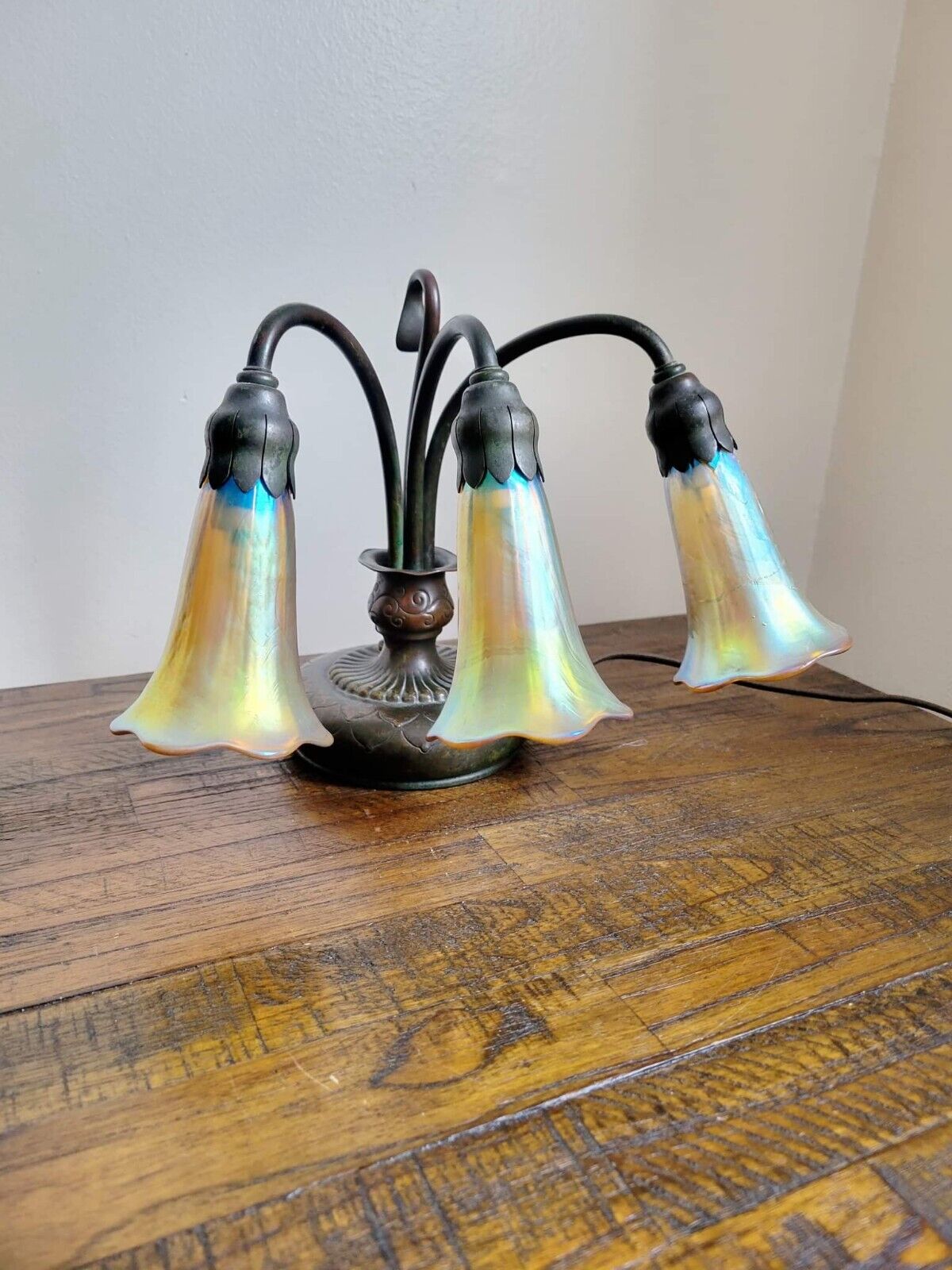 Vintage c.1915 Tiffany Studios New York #320 Three-Light Lily Table Lamp 
