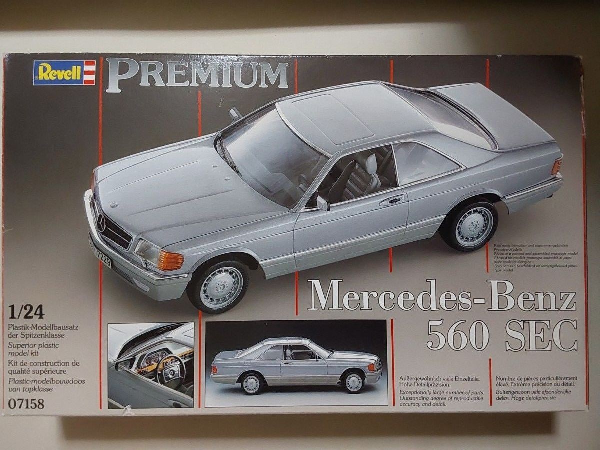 Revell 1/24 Mercedes-Benz 560 SEC Plastic Model 07158 Revell 1/24 Mercedes-Benz 560 SEC Plastic Model 07158