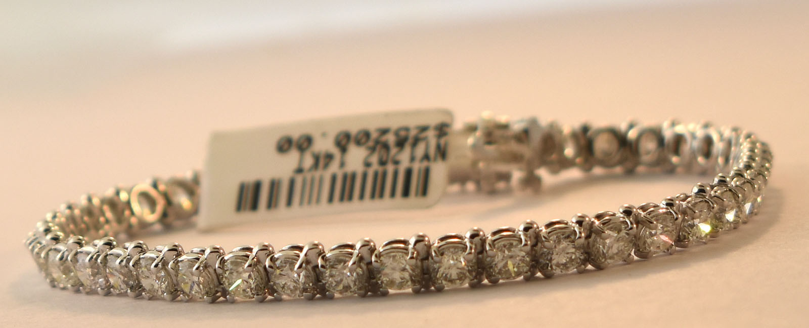 14K WHITE GOLD - DIAMOND (TDW 8.35Ct.) TENNIS BRACELET