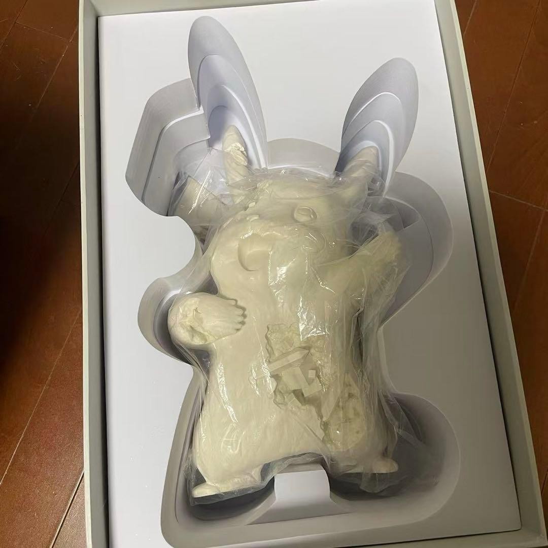 Pokemon Limited Number 500/2Xx Pikachu Daniel Arsham White JPN Limited Edition R Pokemon Limited Number 500/2Xx Pikachu Daniel Arsham White JPN Limited Edition R
