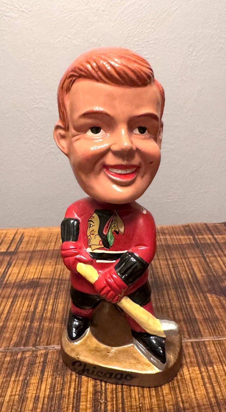 VINTAGE 1960's CHICAGO BLACKHAWKS Hockey Gold Base Bobble Head Nodder Scarce NHL VINTAGE 1960's CHICAGO BLACKHAWKS Hockey Gold Base Bobble Head Nodder Scarce NHL