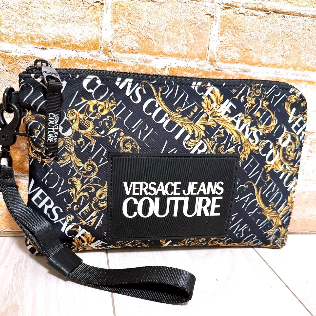 Versace Jeans Couture Nylon Clutch Bag Women’s Compact Stylish Black Versace Jeans Couture Nylon Clutch Bag Women’s Compact Stylish Black
