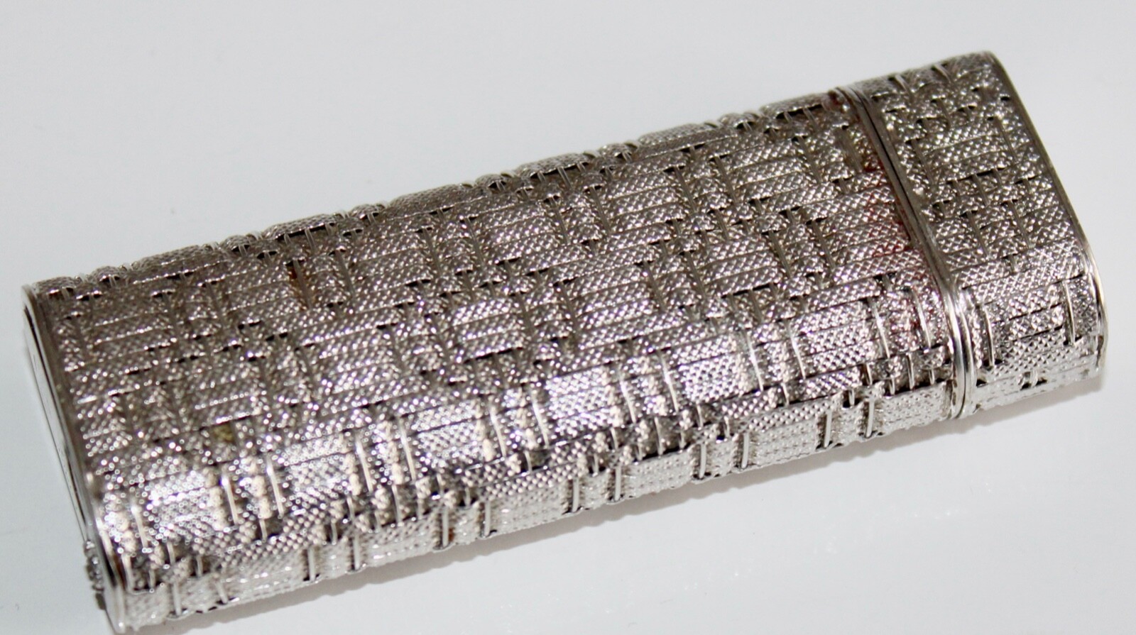 Vintage Cartier 18K White Gold Lighter 96 Grams Vintage Cartier 18K White Gold Lighter 96 Grams