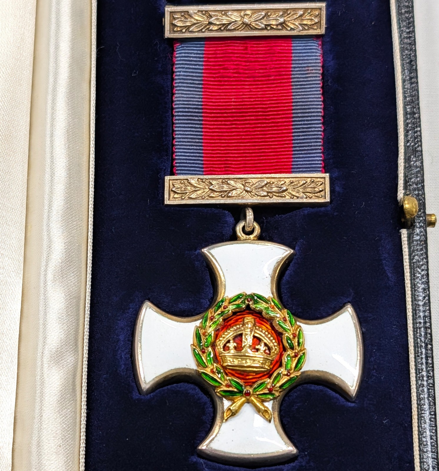 *Rare WW1 era cased Distinguished Service Order medal Great Britian Australia *Rare WW1 era cased Distinguished Service Order medal Great Britian Australia