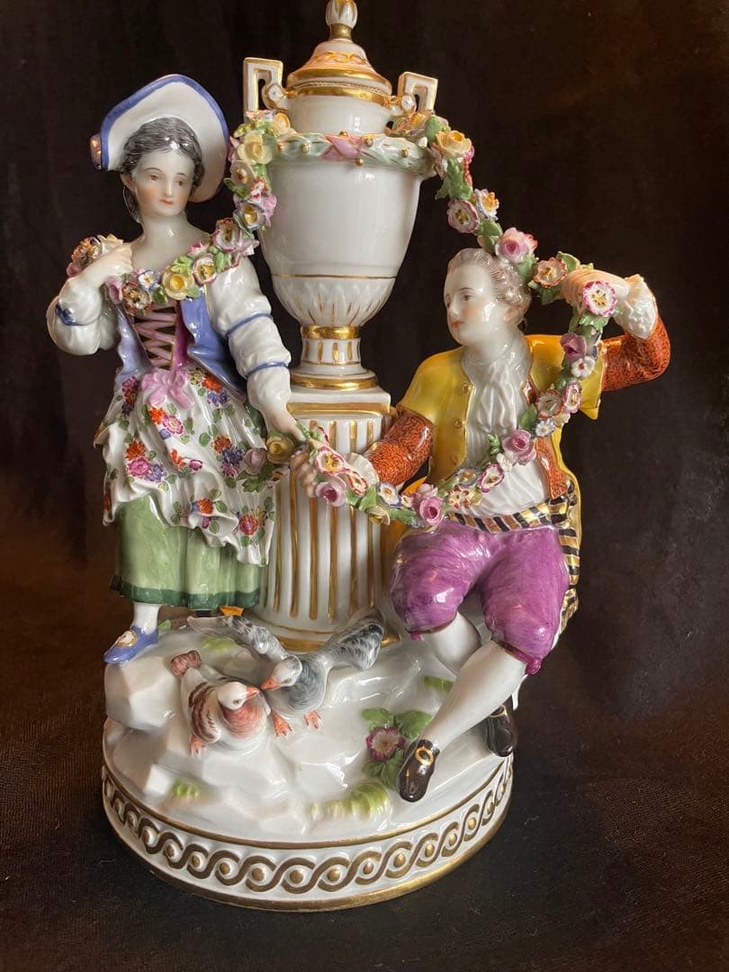 Stunning Antique Old Meissen Figurine 1St Class 8.8inch Young couple children Stunning Antique Old Meissen Figurine 1St Class 8.8inch Young couple children
