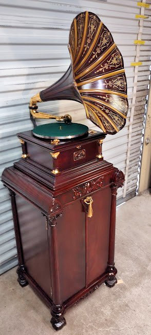 Stunning Victor VI Phonograph with Matching Herzog  Cabinet and Eureka Wood Horn