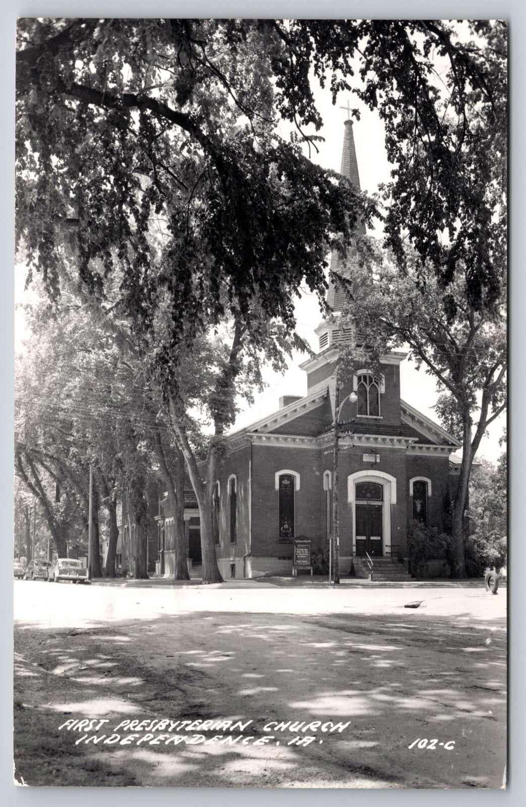 Postcard RPPC Iowa Independence First Presbyterian Church c1964 20X Postcard RPPC Iowa Independence First Presbyterian Church c1964 20X