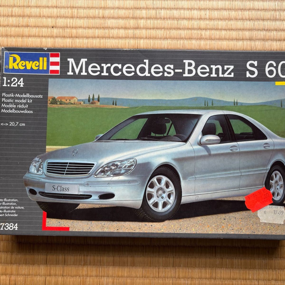 Revell Mercedes-Benz S 600 S-Class 1:24 Plastic Model Revell Mercedes-Benz S 600 S-Class 1:24 Plastic Model