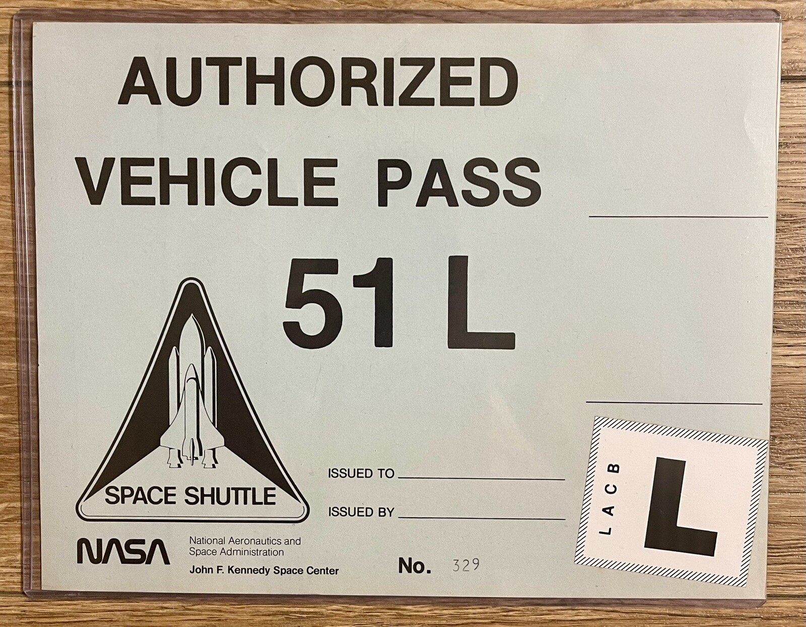 CHALLENGER SPACE SHUTTLE DISASTER VEHICLE PASS🎟️JANUARY 28 1986 NASA 51L STS-33
