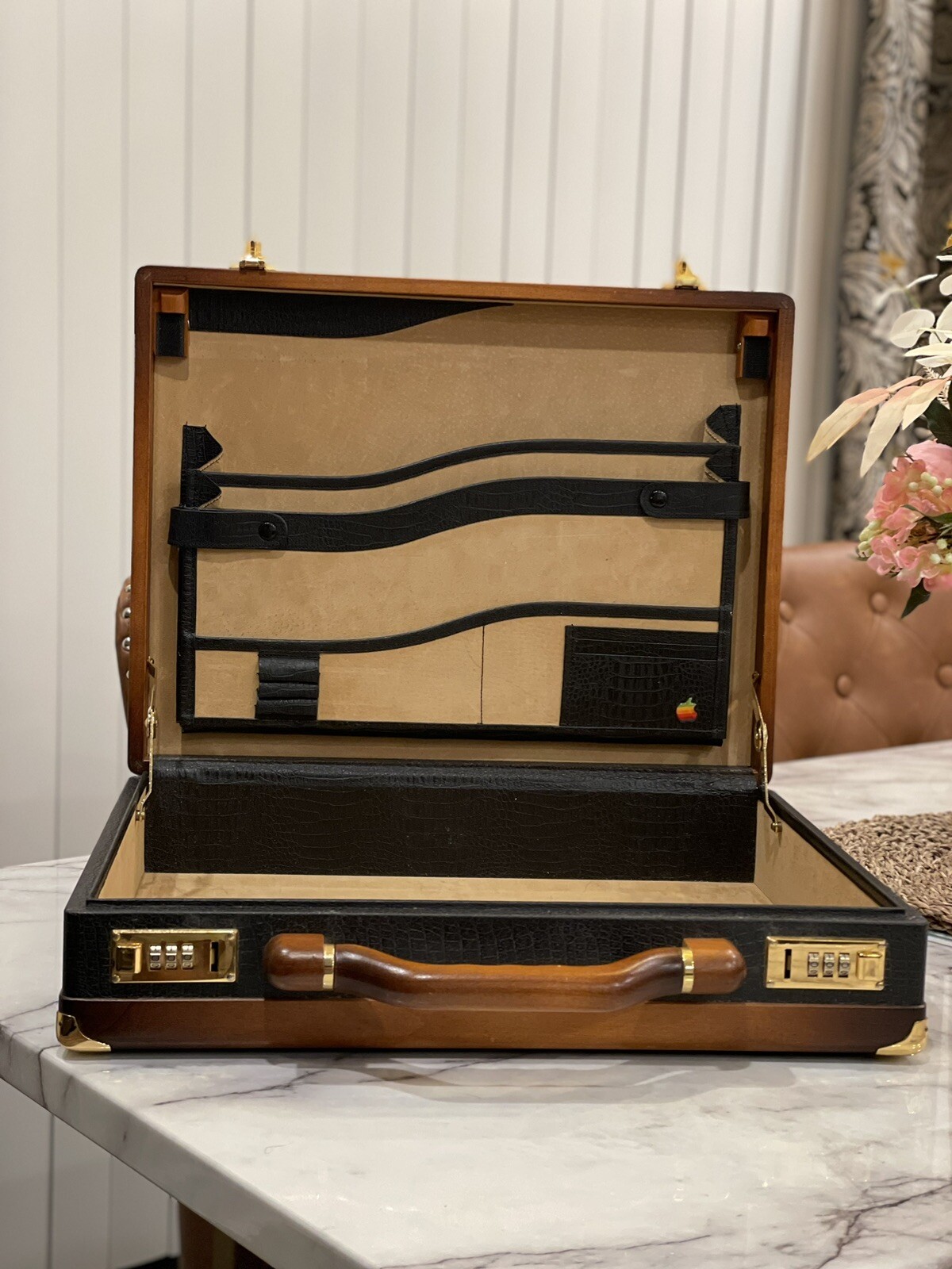 Rare Steve Jobs Gifted by Early 1980's Apple Briefcase Rare Steve Jobs Gifted by Early 1980's Apple Briefcase