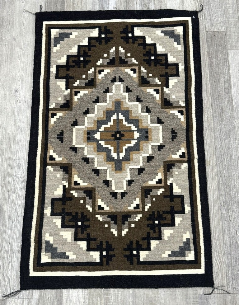 Navajo Two Grey Hills Rug ca. 1990 - 41 Navajo Two Grey Hills Rug ca. 1990 - 41