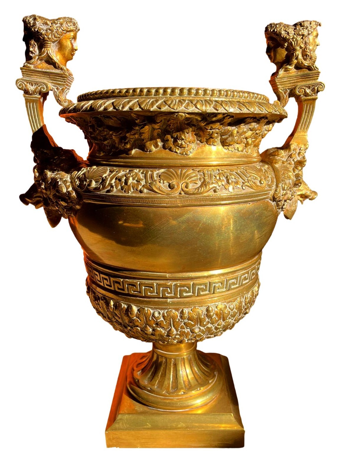 ANTIQUE GRAND TOUR CUP, EMPIRE STYLE. CHISELED BRONZE. FRANCE. 19TH CENTURY ANTIQUE GRAND TOUR CUP, EMPIRE STYLE. CHISELED BRONZE. FRANCE. 19TH CENTURY