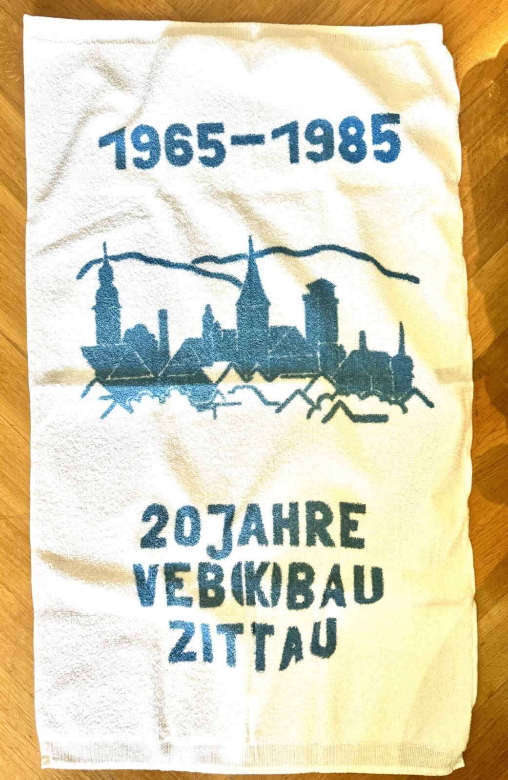 Nice Towel 20 Years VEB8K) Construction Zittau 1965-85 About 19 11/16x33 1/2in
