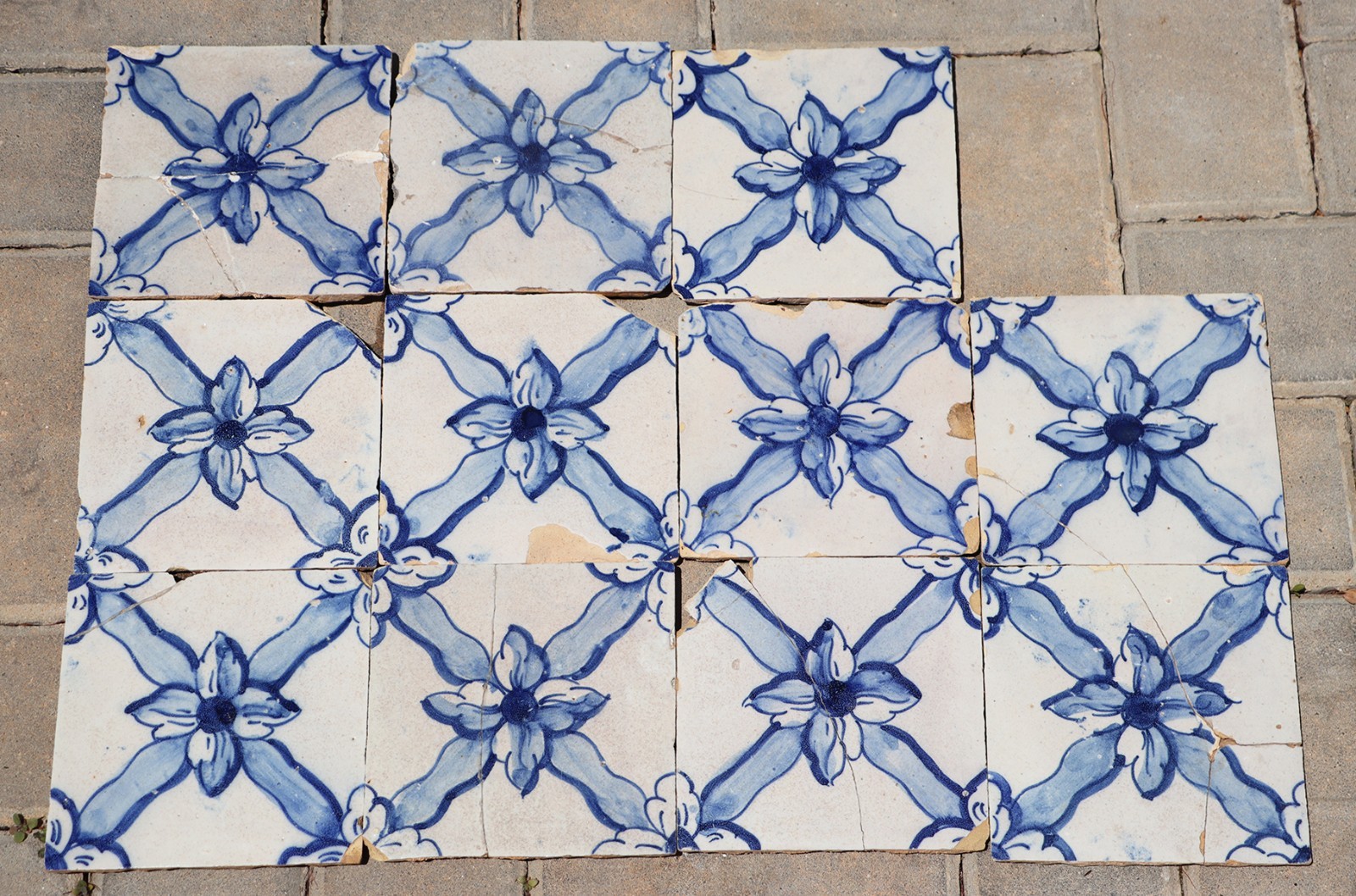 Antique Set of Eleven 18th Century Portuguese Floral Trellis Tiles in Cobalt Blu
