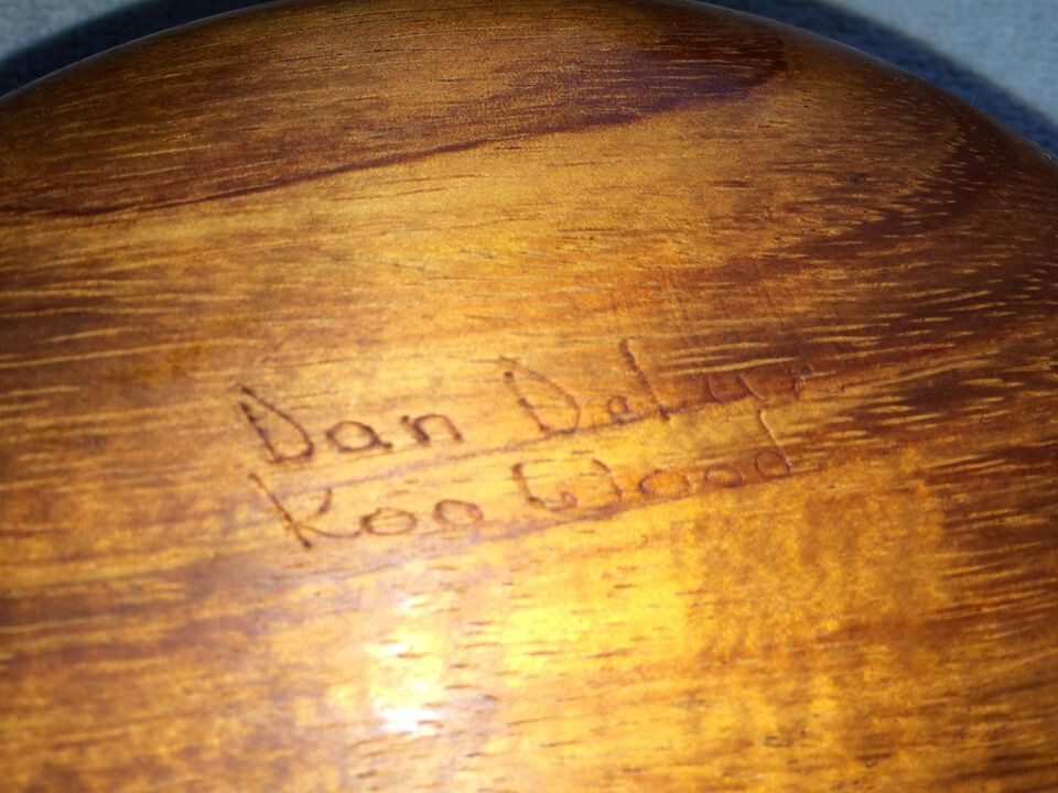 Dan DeLuz Signed Hawaiian 100% Pure Koa Wood 9-piece salad set. Extremely rare. Dan DeLuz Signed Hawaiian 100% Pure Koa Wood 9-piece salad set. Extremely rare.