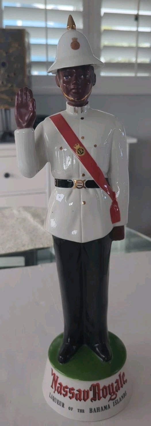 Nassau Royale Liquor Bahama Islands ER Bahamas Police Decanter 60/70s 19.5\