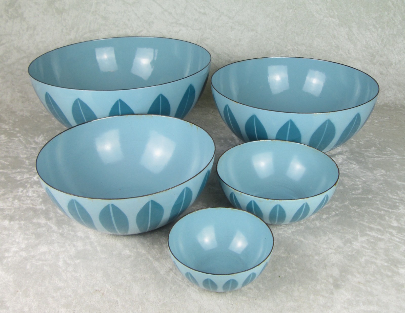 5 Cathrineholm Lotus Nesting Bowls Turquoise Blue 11in 9in 7-7/8in 5.5in 4 in 5 Cathrineholm Lotus Nesting Bowls Turquoise Blue 11in 9in 7-7/8in 5.5in 4 in