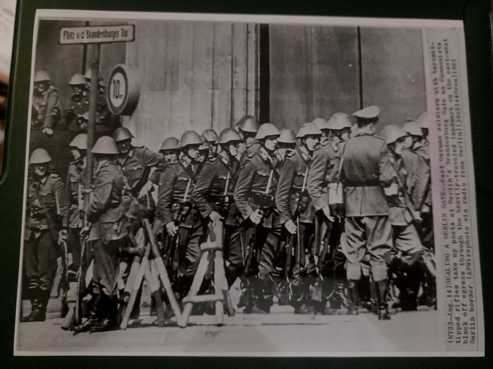 1961 GDR SOLDIERS BEGIN BLOCKADE OF EAST WEST BERLIN GERMANY WALL CONSTRUCTION 
