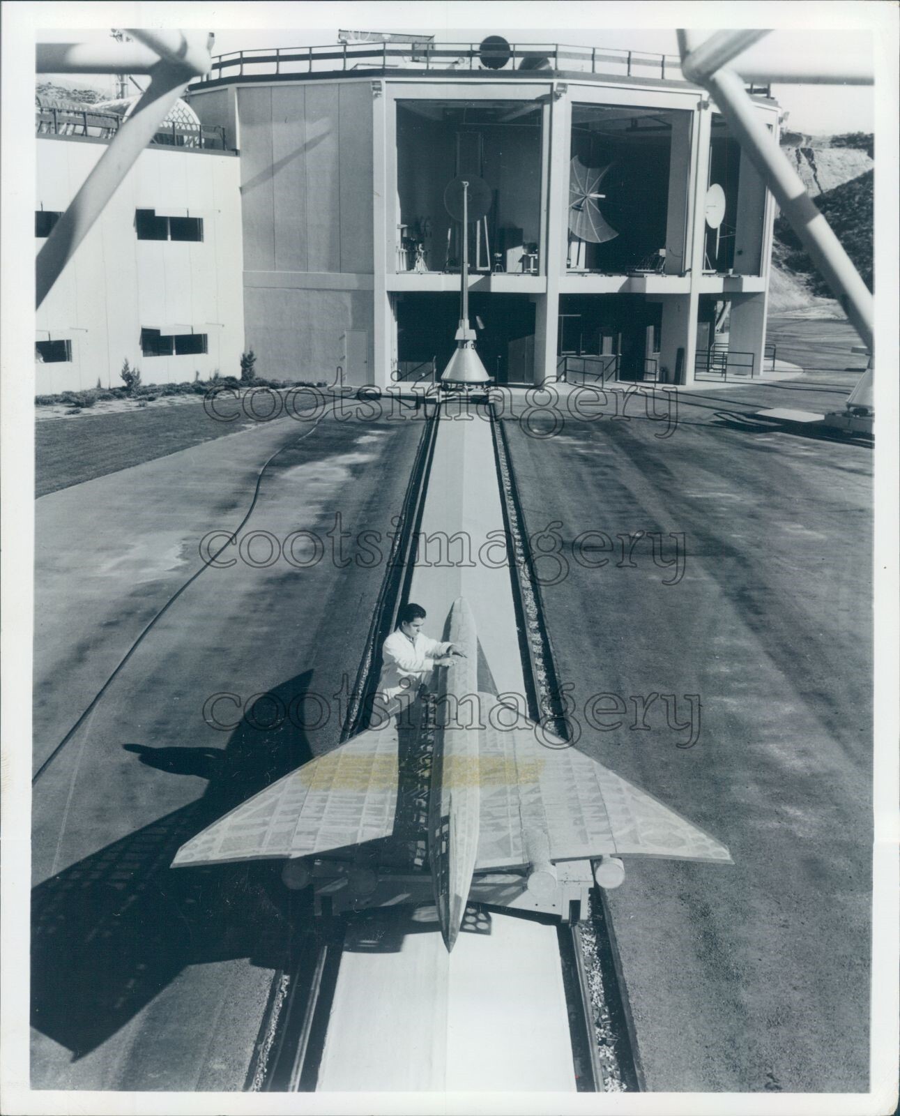 1966 Press Photo Model of Lockheed SST Plane Testing 1966 Press Photo Model of Lockheed SST Plane Testing