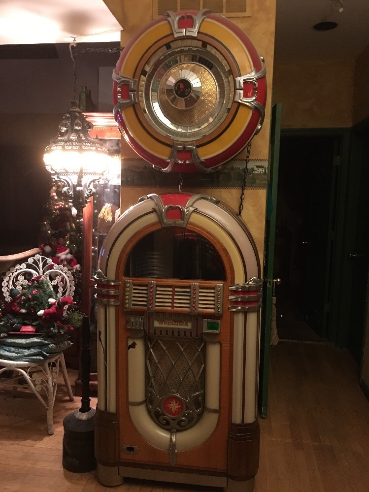 1946 Original Wurlitzer model 1015 Jukebox Bubbler With Speak Plays 78's 1946 Original Wurlitzer model 1015 Jukebox Bubbler With Speak Plays 78's