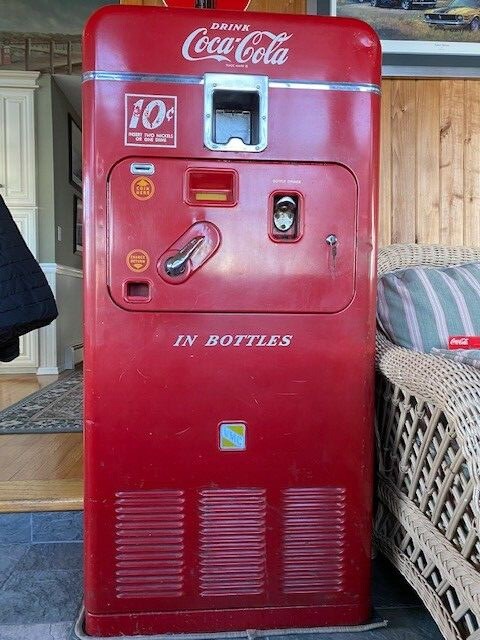 Coke Machine VMC33 NEW LOWER PRICE Coke Machine VMC33 NEW LOWER PRICE
