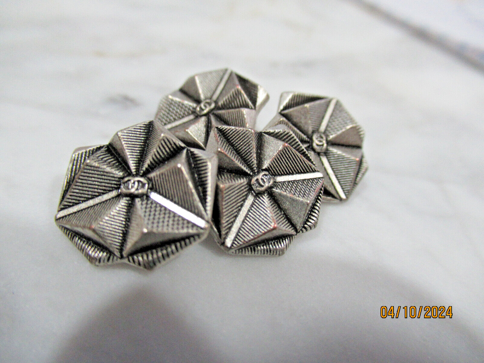 CHANEL 4 METAL CC LOGO FRONT  SILVER BUTTONS 15 MM small LOT 4