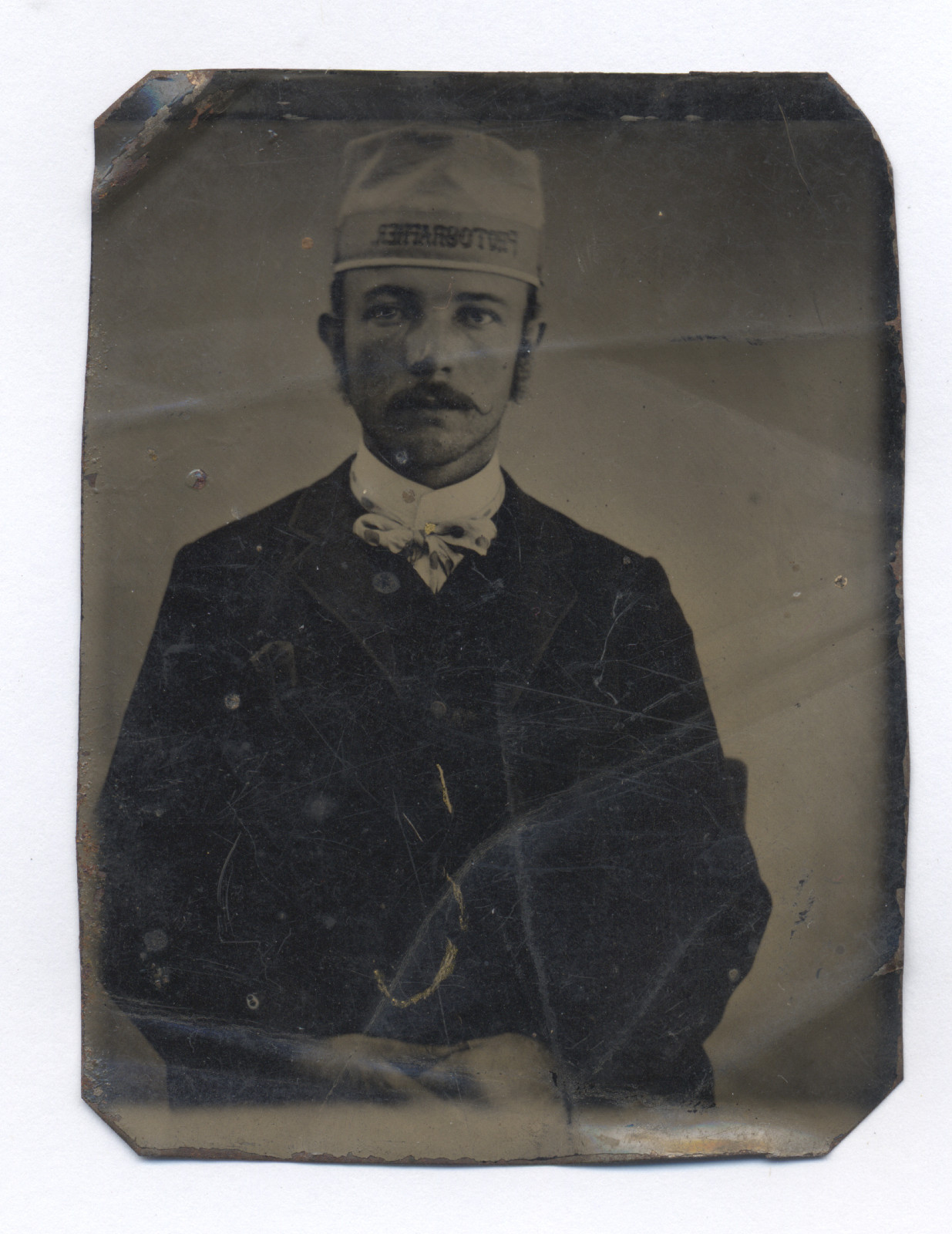 Circa 1860’s-1880’s TINTYPE: MAN WITH THE WORD PHOTOGRAPHER ON HIS HAT, RARE Circa 1860’s-1880’s TINTYPE: MAN WITH THE WORD PHOTOGRAPHER ON HIS HAT, RARE