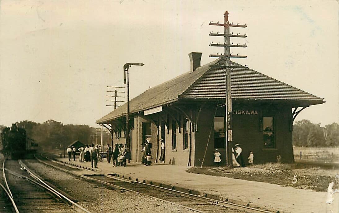 J E Luce Real Photo Postcard Railroad Depot, Tiskilwa, Illinois - used 1909