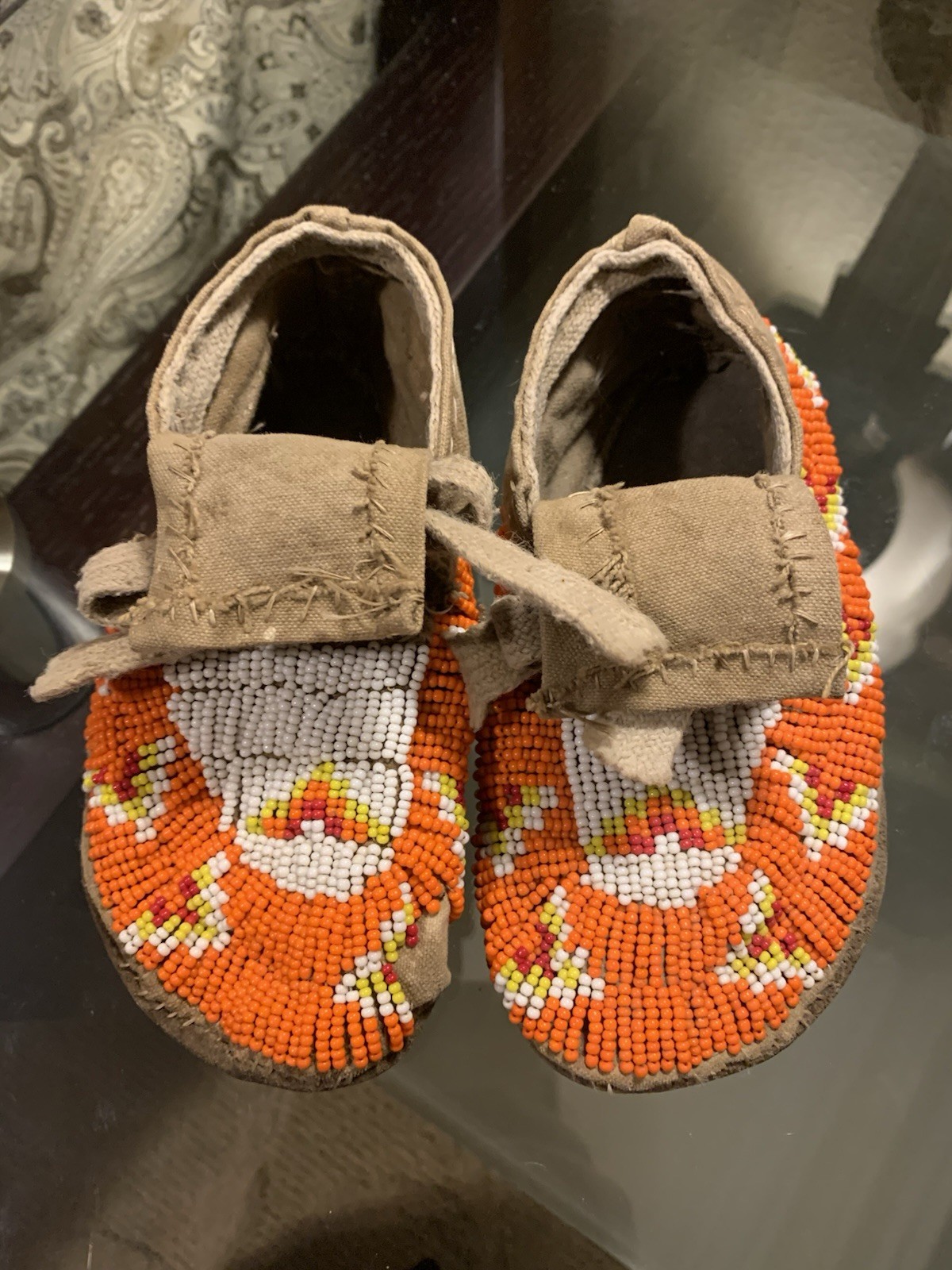 Vintage Native American Indian Orange & White Beaded Moccasins / Sioux Tribe Vintage Native American Indian Orange & White Beaded Moccasins / Sioux Tribe