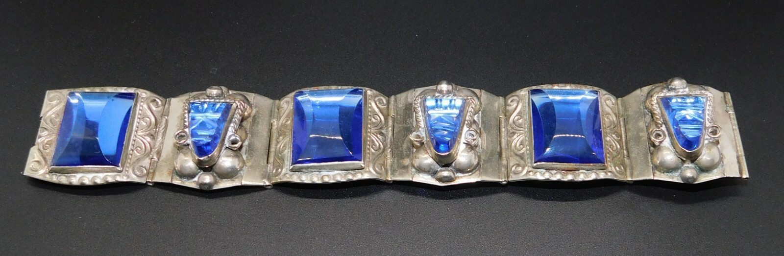 BEAUTIFUL VINTAGE SIGNED JPR TAXCO STERLING BRACELET BLUE GLASSY-LOOKING STONES