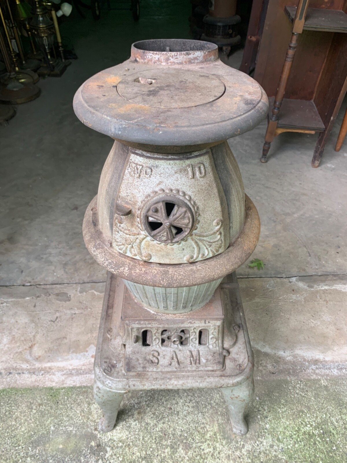 Antique SAM No 10 Pot Belly Stove/All origional/Pickup only Antique SAM No 10 Pot Belly Stove/All origional/Pickup only