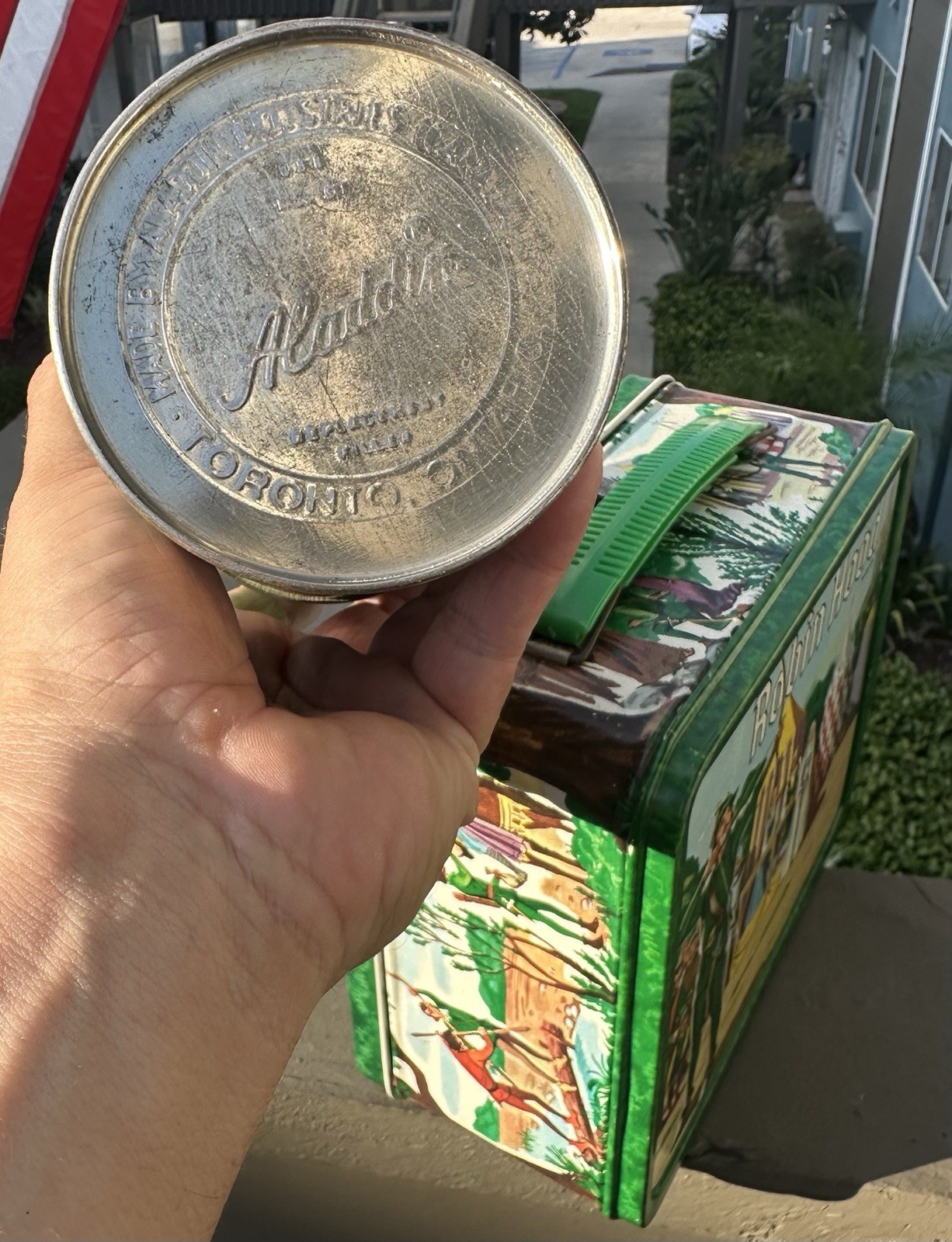 STUNNING VINTAGE 1956 METAL ROBIN HOOD LUNCHBOX & THERMOS - 59 YEAR OLD SET STUNNING VINTAGE 1956 METAL ROBIN HOOD LUNCHBOX & THERMOS - 59 YEAR OLD SET