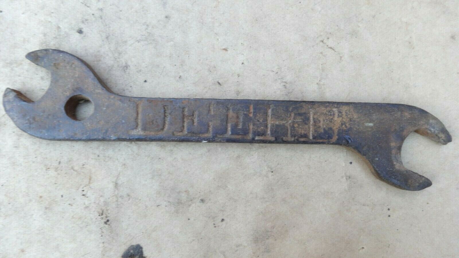 Vintage JOHN DEERE Tractor WRENCH / TOOL Original script 