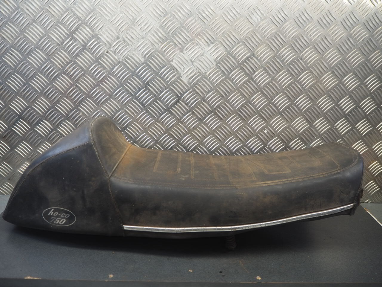 HONDA CB750K2 1975 sport SEAT 9052 HONDA CB750K2 1975 sport SEAT 9052