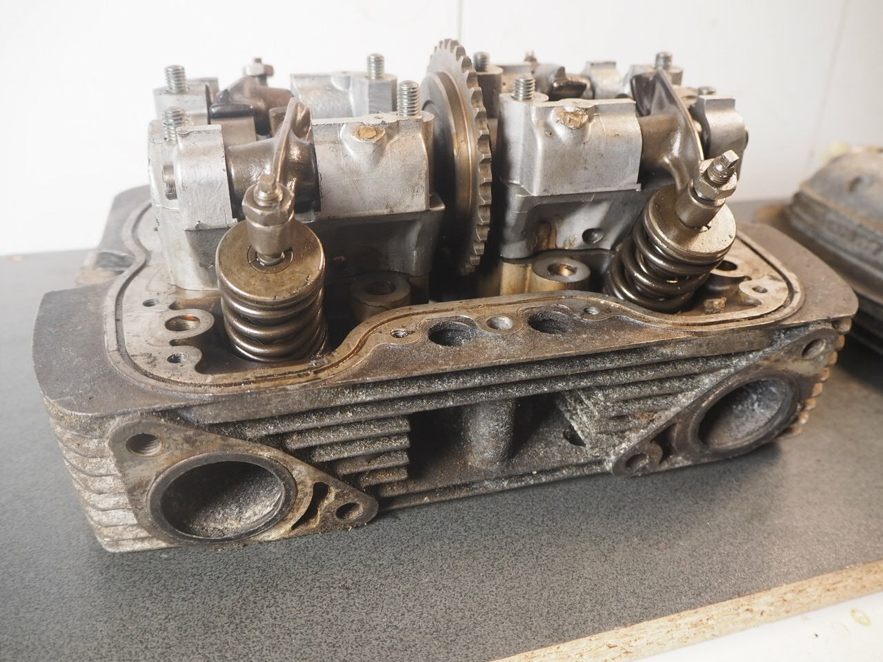 YAMAHA TX750 341-11111-01 CYLINDER HEAD WITH CAMSHAFT -7654 - YAMAHA TX750 341-11111-01 CYLINDER HEAD WITH CAMSHAFT -7654 -