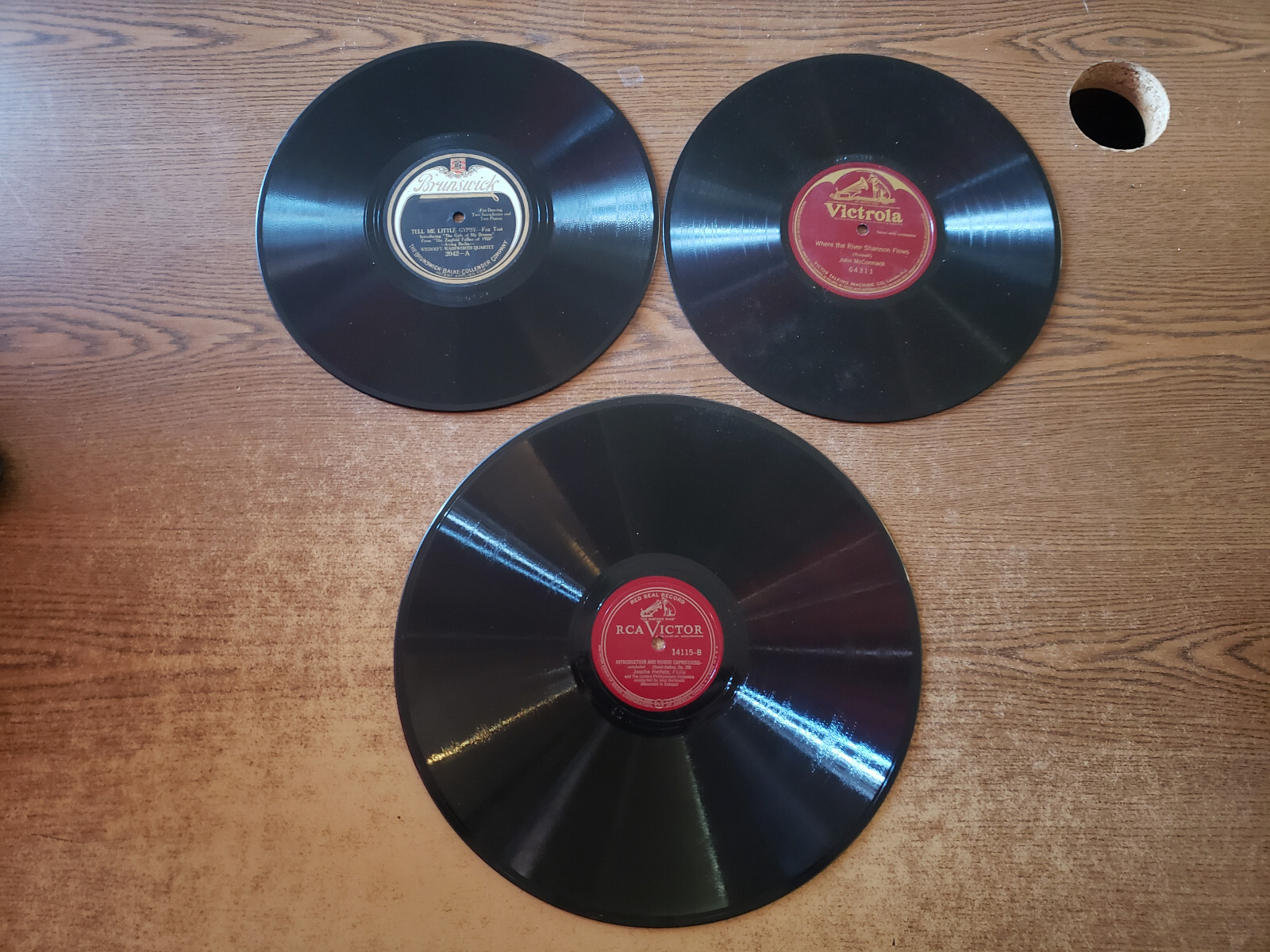 1000 78rpm Shellac records most NEAR MINT or NEW OLD STOCK from 1910s to 1950s 1000 78rpm Shellac records most NEAR MINT or NEW OLD STOCK from 1910s to 1950s