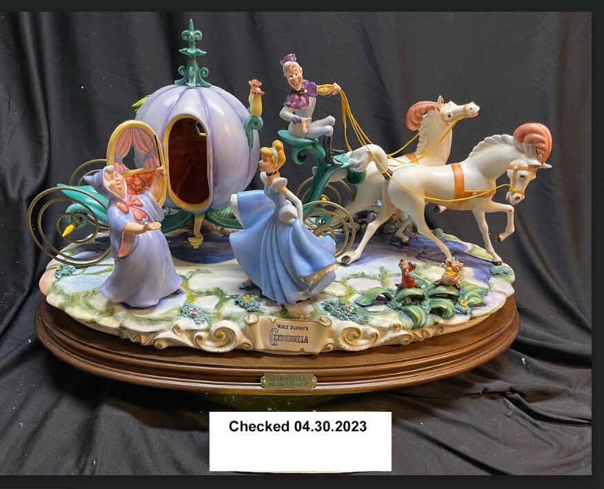 LZD-65 Cinderella with Coach Capodimonte Laurenz Disney C.O.A. Original Box