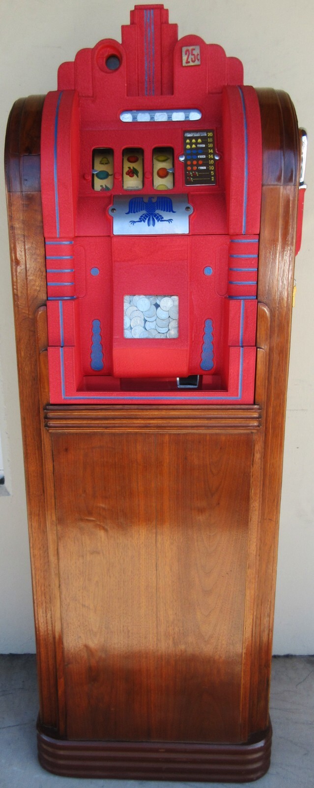 Mills 25c Extraordinary Slot / Mahogany Wood Cabinet Circa 1940's Mills 25c Extraordinary Slot / Mahogany Wood Cabinet Circa 1940's