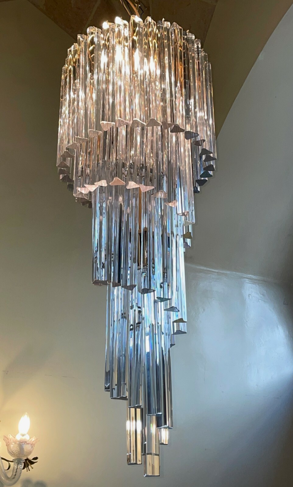 Large Murano Glass Spiral Chandelier, 86 Venini Tri-Lobe Lamp Large Murano Glass Spiral Chandelier, 86 Venini Tri-Lobe Lamp