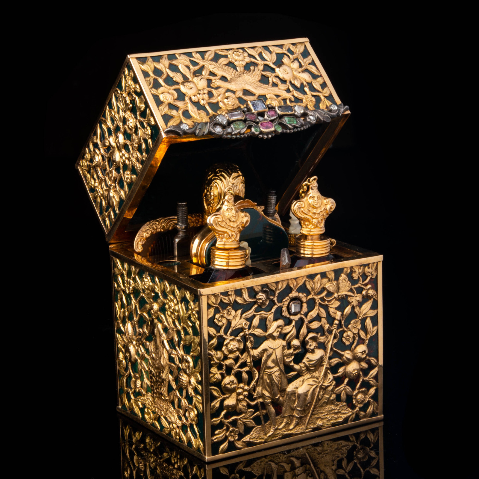 George II Gold & Hardstone Ladies Travel Scent Bottle Necessaire Box Georgian George II Gold & Hardstone Ladies Travel Scent Bottle Necessaire Box Georgian